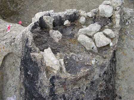 La tomba 43 con il rivestimento cilindrico in legno