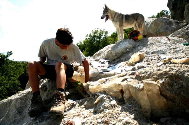 Nel Parco della Vena del Gesso il lapis emerge anche in superficie