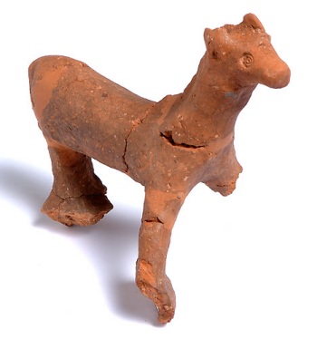 Ansa fittile configurata a cavallino (fine VIII sec. a.C.). Bazzano, necropoli Fornace Minelli, scavi ottocenteschi (Museo Civico Bazzano)