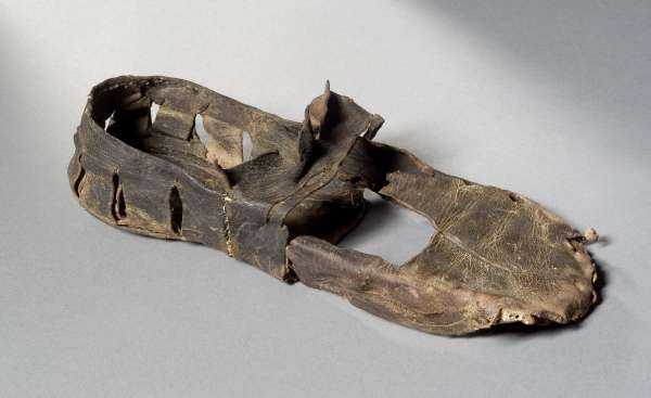 Scarpa in cuoio del XVII secolo