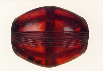 Fibula in ambra (scavi Verucchio)