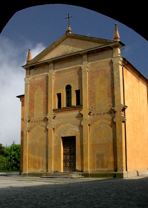 La facciata della Chiesa della Beata Vergine della Misericordia prima dei lavori di restauro